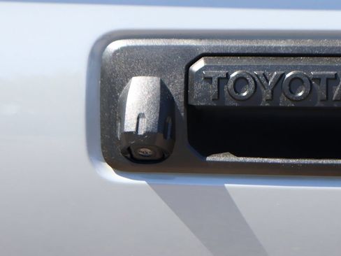 Used 2020 Toyota Tacoma TRD Off-Road AWD/4WD image 45