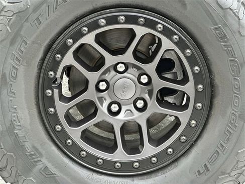 Used 2022 Jeep Wrangler Unlimited Rubicon w/ Xtreme Recon 35" Tire Package image 10