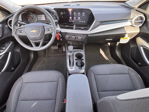 New 2026 Chevrolet Trax LS w/ LS Convenience Package FWD image 8