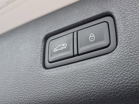 Used 2025 Genesis GV80 2.5T Standard AWD/4WD image 26
