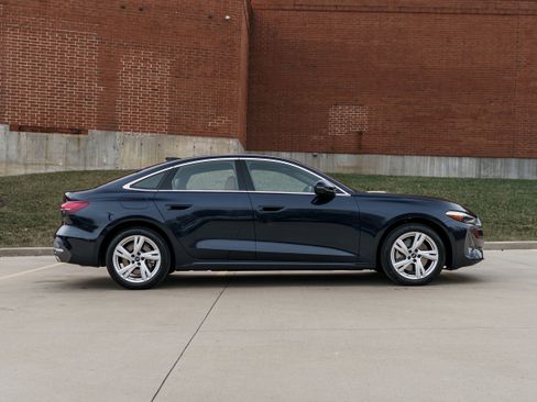 Used 2025 Audi A5 2.0T Premium w/ Convenience Package image 3