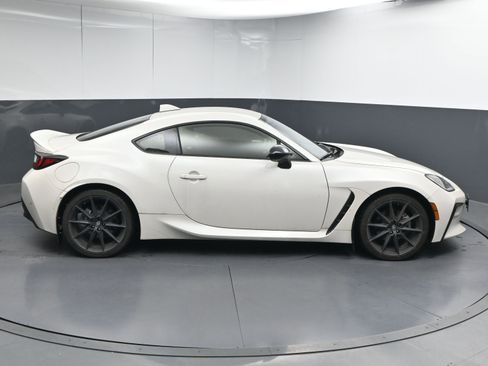 Certified 2024 Toyota GR86 Premium image 9