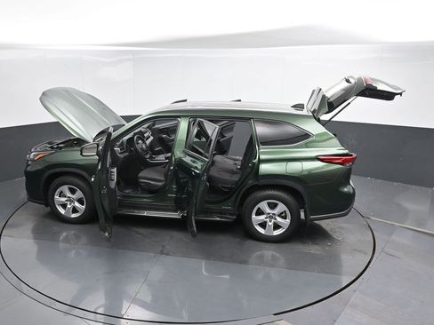 Used 2023 Toyota Highlander L image 56
