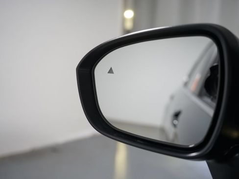Used 2025 Mitsubishi Outlander SE FWD image 28