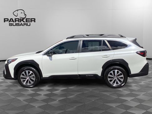 Used 2023 Subaru Outback Premium AWD/4WD image 2
