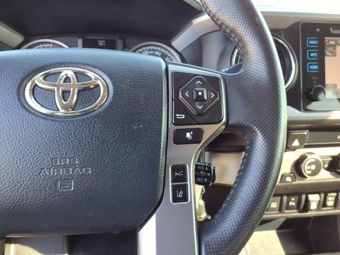 Used 2019 Toyota Tacoma SR5 RWD image 8