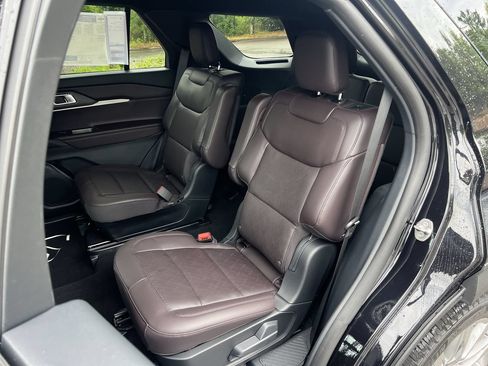 New 2026 Ford Explorer Platinum RWD image 17