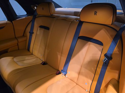 Used 2024 Rolls-Royce Ghost image 12