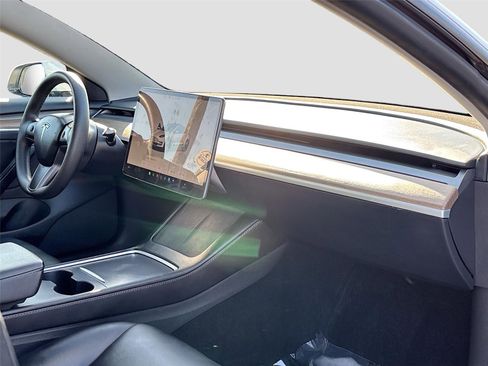 Used 2023 Tesla Model 3 Standard Range image 29