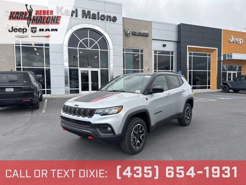 New 2026 Jeep Compass Trailhawk w/ Sun, Sound & Navigation Group AWD/4WD image 1
