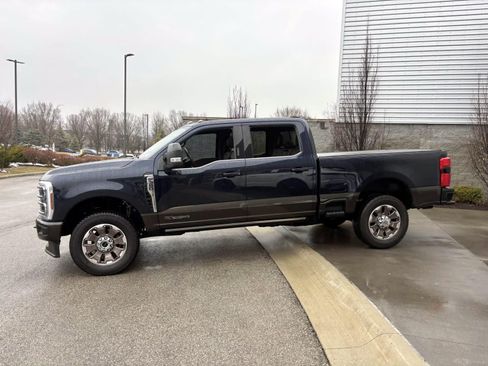 Used 2024 Ford F350 King Ranch w/ FX4 Off-Road Package image 4