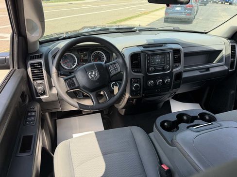 Used 2018 RAM 1500 Express w/ Express Value Package AWD/4WD image 12
