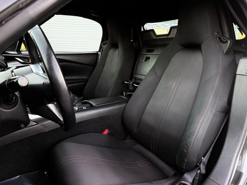 Used 2018 MAZDA MX-5 Miata Club image 30
