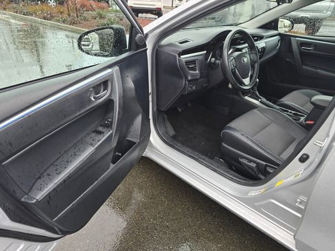 Used 2015 Toyota Corolla S image 22