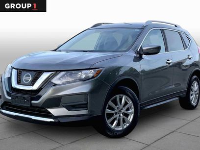 Used 2017 Nissan Rogue SV