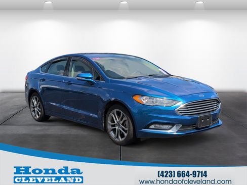 Used 2017 Ford Fusion SE w/ Equipment Group 201A FWD image 1
