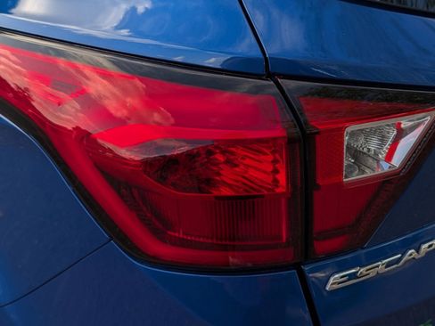 Used 2019 Ford Escape SEL image 20