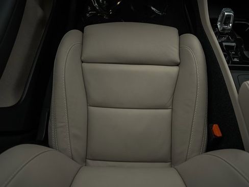 New 2026 Volvo XC40 B5 Ultra w/ Protection Package Premier image 31