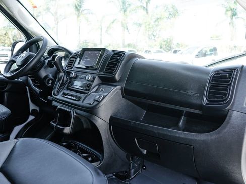 Used 2025 RAM ProMaster 2500 w/ Convenience Group FWD image 33