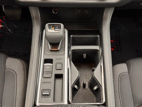 Used 2024 Nissan Pathfinder SV image 26