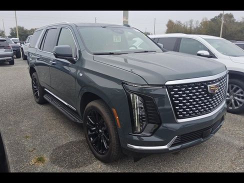 Used 2025 Cadillac Escalade Premium Luxury RWD image 7