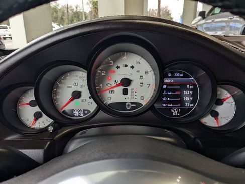 Used 2016 Porsche 911 Turbo S image 23