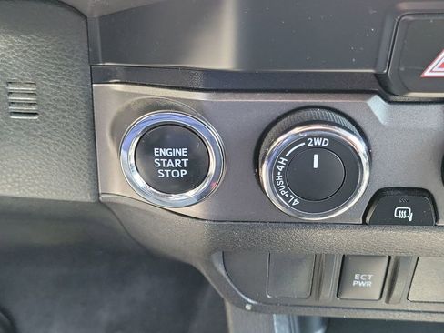 Used 2023 Toyota Tacoma TRD Off-Road AWD/4WD image 16