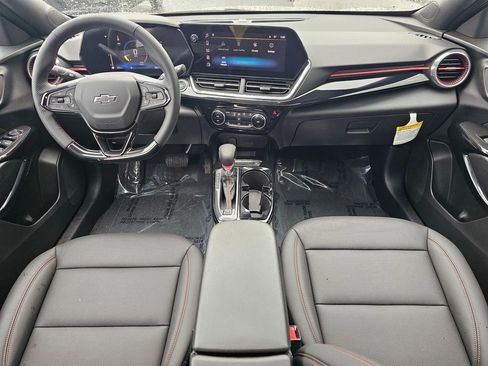 Used 2026 Chevrolet Trax RS w/ Sunroof Package image 17