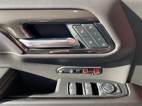 Used 2025 GMC Sierra 1500 AT4 w/ AT4 Premium Package image 12