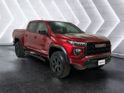 Used 2025 GMC Canyon Elevation w/ Convenience Package