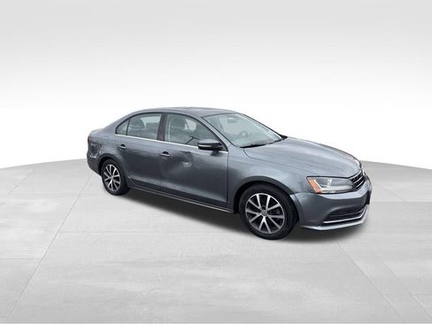 Used 2018 Volkswagen Jetta SE image 8