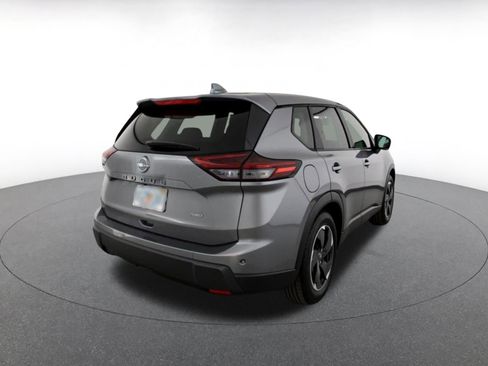 Used 2025 Nissan Rogue SV AWD/4WD image 9