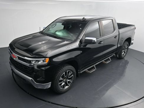 Used 2022 Chevrolet Silverado 1500 LT AWD/4WD image 26