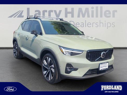 Used 2023 Volvo XC40 B5 Ultimate w/ Climate Package AWD/4WD image 7