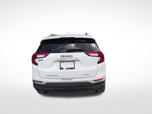 Used 2024 GMC Terrain SLT AWD/4WD image 10