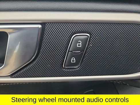 Used 2020 Ford Explorer XLT w/ Equipment Group 202A RWD image 19