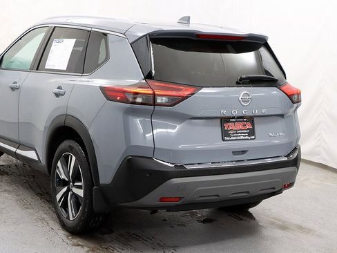 Used 2021 Nissan Rogue SL w/ Premium Package image 7
