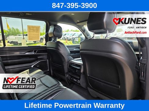 Used 2024 Jeep Wagoneer L Series II w/ Flexible Seating Group AWD/4WD image 33