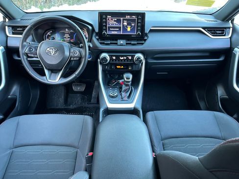 Used 2021 Toyota RAV4 SE image 13