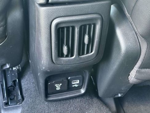 Used 2019 Jeep Compass Latitude AWD/4WD image 12