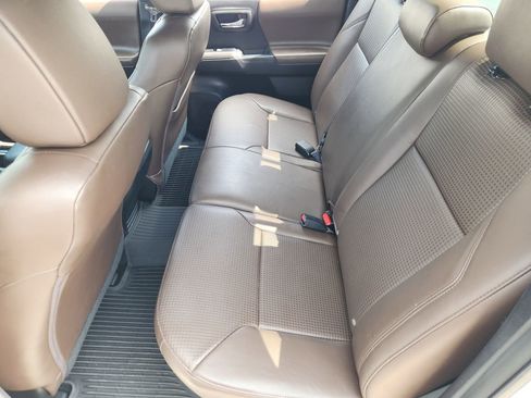 Used 2020 Toyota Tacoma Limited AWD/4WD image 21