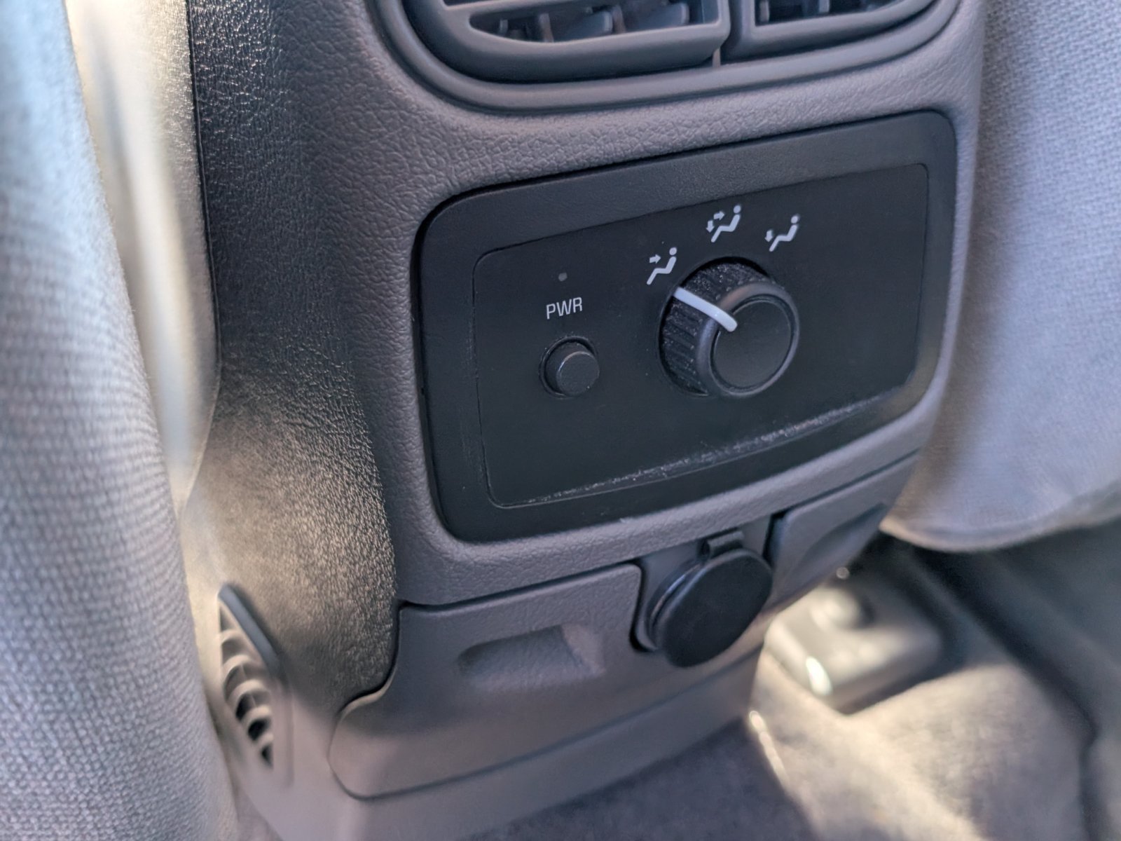 Used 2007 GMC Envoy SLE RWD image 18