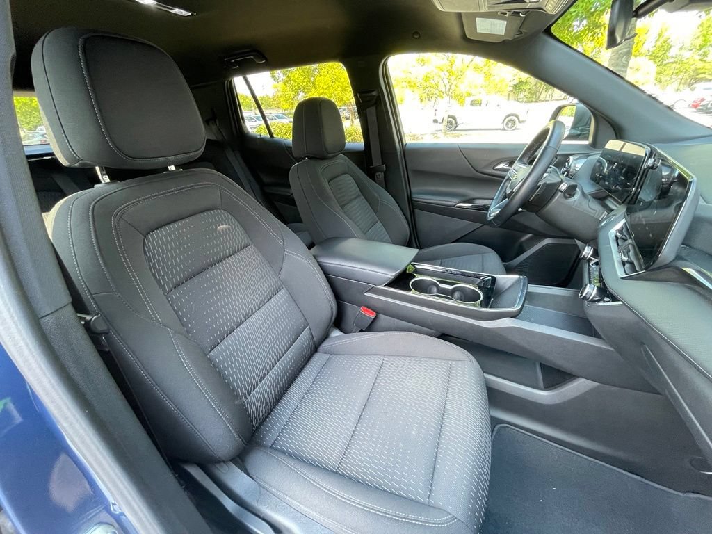 Used 2025 Chevrolet Equinox LT AWD/4WD image 30