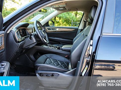 Used 2025 Volkswagen Atlas SE FWD image 15