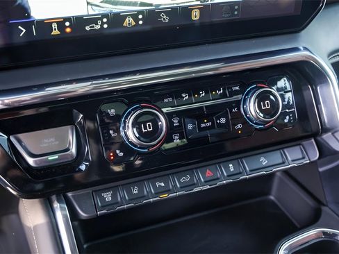 Certified 2025 GMC Sierra 2500 Denali Ultimate w/ Max Trailering Package image 21