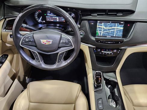 Used 2018 Cadillac XT5 Premium Luxury FWD image 48