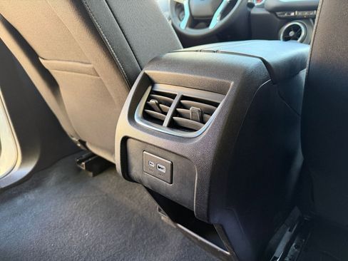 Used 2025 Chevrolet Blazer LT FWD image 23