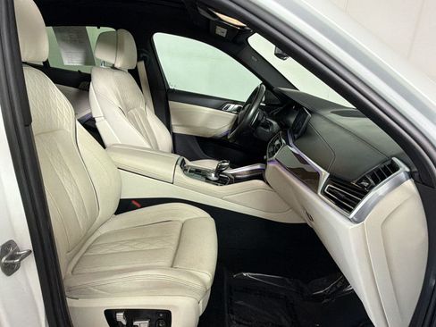 Used 2023 BMW X6 M50i w/ Executive Package AWD/4WD image 25