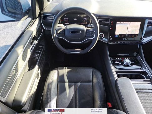 Used 2022 Jeep Wagoneer Series II image 8