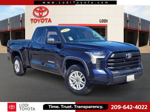 Used 2022 Toyota Tundra SR5 w/ SR5 Premium Package AWD/4WD image 1